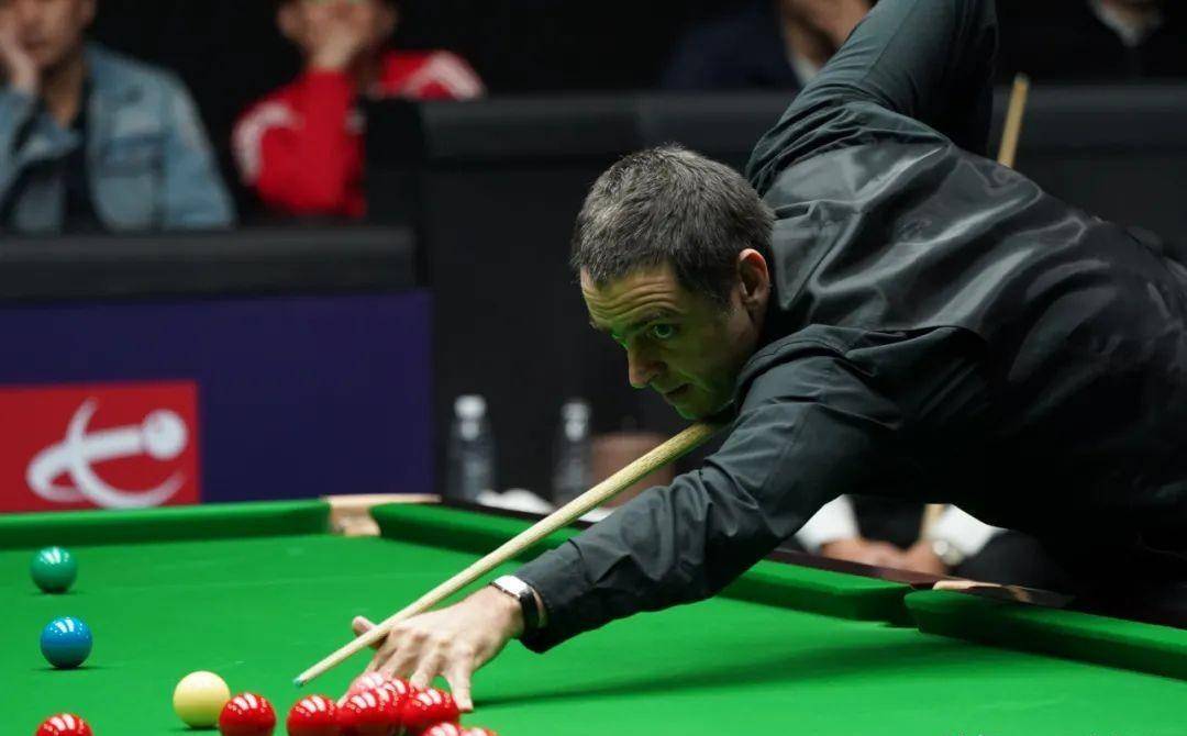 包含【战术对决】奥沙利文巧妙利用罚分赢得比赛胜利的词条