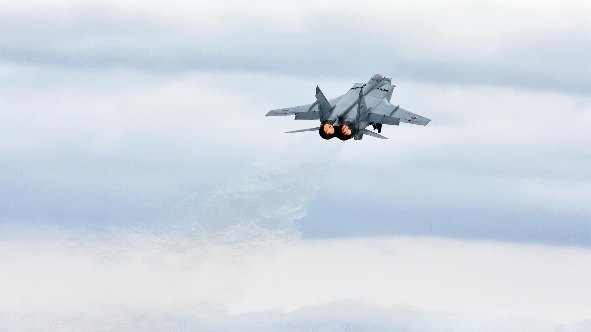 曼城客场出击诺维奇，能否继续连胜？，曼城客场出击诺维奇,能否继续连胜