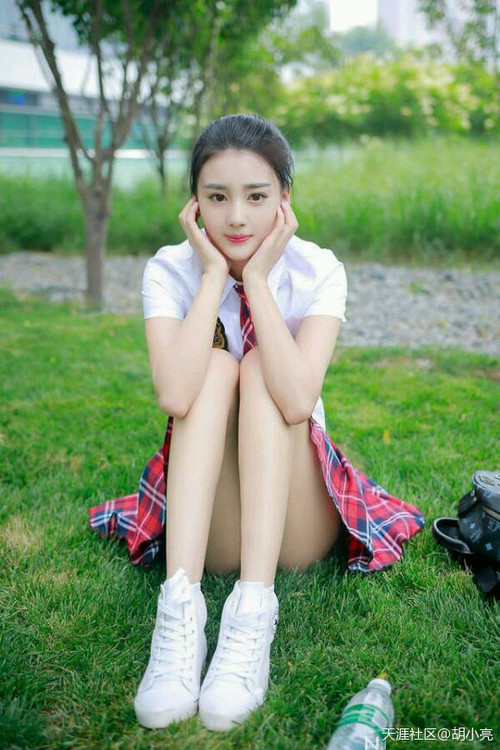 曼城客场大胜巴黎，晋级半决赛，曼城客场2-1巴黎